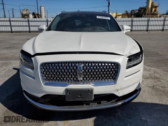 ✅ 2021 Lincoln Nautilus Reserve • VIN: 2LMPJ8K92MBL08944 • Lot: 67065905. Wystawiony na Copart z przebiegiem 19 249 mil. Bezpłatny archiwum sprzedaży aukcyjnych z USA i szczegółowy raport historii pojazdu na DreamBid. Zdjęcie 5.