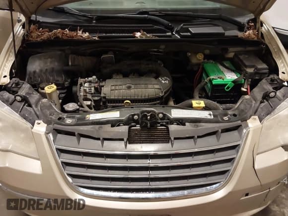 ✅ 2010 Chrysler Town & Country Limited • VIN: 2A4RR7DX5AR386462 • Lot: 41781713. Wystawiony na IAAI z przebiegiem 183 091 mil. Bezpłatny archiwum sprzedaży aukcyjnych z USA i szczegółowy raport historii pojazdu na DreamBid. Zdjęcie 10.