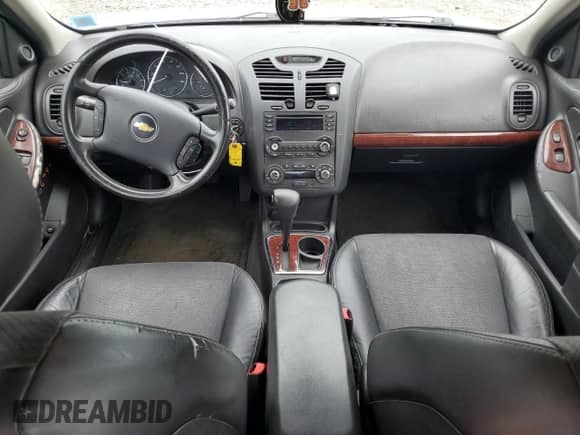 2006 Chevrolet Malibu LTZ z VIN 1G1ZU53836F195018, wystawiony jako Copart lot #56743815 z przebiegiem 94 406 mil mil oraz Szkoda całkowita • Salvage title. Historia ofert i sprzedaży dostępna na DreamBid. Obrazek 8.