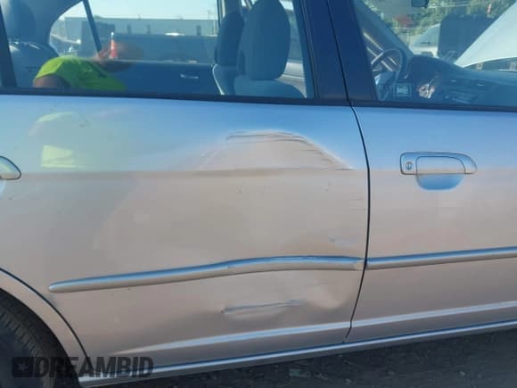 ✅ 2003 Honda Civic LX • VIN: 1HGES15533L002307 • Lot: 43097647. Listed on IAAI with 125,340 mi. Free auction sales archive from the USA and detailed vehicle history report at DreamBid. Image 6.