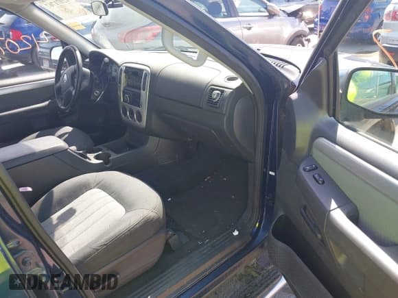 ✅ 2005 Mercury Mountaineer Convenience • VIN: 4M2ZU86K75UJ02554 • Lot: 42071767. Listed on IAAI with 224,432 mi. Free auction sales archive from the USA and detailed vehicle history report at DreamBid. Image 5.