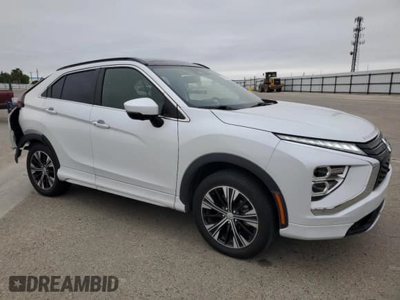 ✅ 2022 Mitsubishi Eclipse Cross SE • VIN: JA4ATWAA0NZ046737 • Lot: 54521105. Listed on Copart with 27,345 mi. Free auction sales archive from the USA and detailed vehicle history report at DreamBid. Image 4.