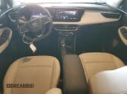 ✅ 2025 Buick Encore GX Sport Touring • VIN: KL4AMESL3SB111818 • Lot: 90853185. Wystawiony na Copart z przebiegiem 2 568 mil. Bezpłatny archiwum sprzedaży aukcyjnych z USA i szczegółowy raport historii pojazdu na DreamBid. Zdjęcie 8.