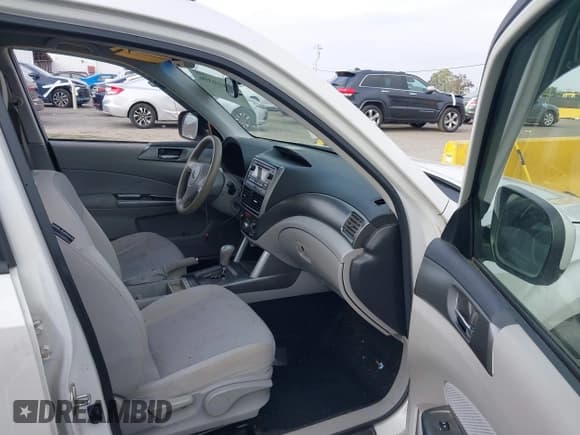 ✅ 2013 Subaru Forester X Premium • VIN: JF2SHADC7DH418480 • Lot: 43809396. Wystawiony na IAAI z przebiegiem 170 379 mil. Bezpłatny archiwum sprzedaży aukcyjnych z USA i szczegółowy raport historii pojazdu na DreamBid. Zdjęcie 5.