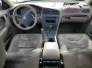 ✅ 2004 Volvo V70 XC Cross Country • VIN: YV1SZ59H541153231 • Лот: 81628215. Опубликован ранее на Copart с пробегом 157 864 миль. Бесплатный доступ к архиву аукционных продаж из США и подробный отчёт об истории автомобиля на DreamBid. Изображение 8.