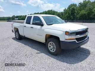 2019 Chevrolet Silverado 1500 Work Truck z VIN 2GCVKNECXK1105765, wystawiony jako IAAI lot #42530346 z przebiegiem 122 165 mil mil oraz . Historia ofert i sprzedaży dostępna na DreamBid. Obrazek 1.