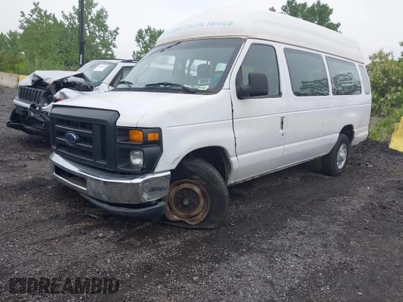 ✅ 2012 Ford Econoline Cargo Commercial • VIN: 1FTNS2EWXCDA42892 • Lot: 42219642. Wystawiony na IAAI z przebiegiem 199 728 mil. Bezpłatny archiwum sprzedaży aukcyjnych z USA i szczegółowy raport historii pojazdu na DreamBid. Zdjęcie 2.