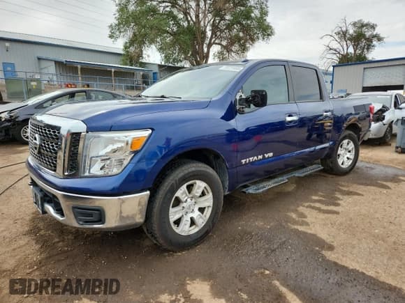 ✅ 2018 Nissan Titan SV • VIN: 1N6AA1EJ3JN500101 • Лот: 70721955. Опубликован ранее на Copart с пробегом 133 984 миль. Бесплатный доступ к архиву аукционных продаж из США и подробный отчёт об истории автомобиля на DreamBid. Изображение 1.