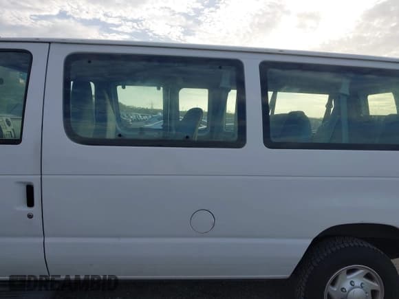 ✅ 2010 Ford Econoline Passenger XL • VIN: 1FBNE3BL0ADA95254 • Лот: 40848575. Опубликован ранее на IAAI с пробегом 120 221 миль. Бесплатный доступ к архиву аукционных продаж из США и подробный отчёт об истории автомобиля на DreamBid. Изображение 14.