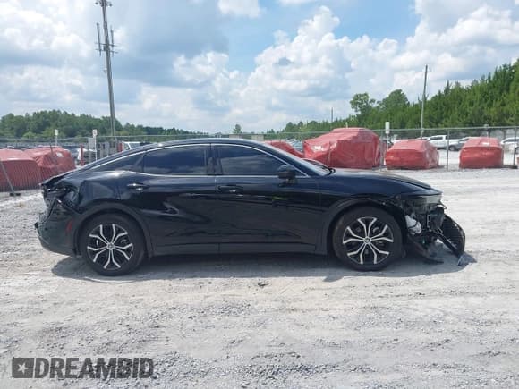 ✅ 2024 Toyota Crown XLE • VIN: JTDAAAAF7R3028366 • Lot: 42857658. Wystawiony na IAAI z przebiegiem 30 618 mil. Bezpłatny archiwum sprzedaży aukcyjnych z USA i szczegółowy raport historii pojazdu na DreamBid. Zdjęcie 13.