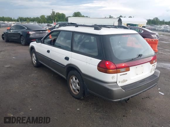 ✅ 1997 Subaru Legacy Outback • VIN: 4S3BG6851V7653930 • Лот: 42977274. Опубликован ранее на IAAI с пробегом 119 909 миль. Бесплатный доступ к архиву аукционных продаж из США и подробный отчёт об истории автомобиля на DreamBid. Изображение 3.