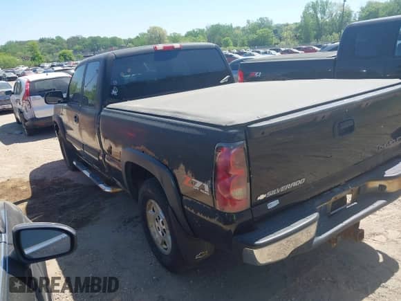 2004 Chevrolet Silverado 1500 с VIN 1GCEK19T24E280371, выставлен на аукционе IAAI как лот 42233262 с пробегом Не указан миль и . История ставок и продаж доступна на DreamBid. Изображение 3.