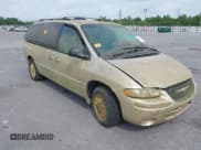 ✅ 1998 Chrysler Town & Country LXi • VIN: 1C4GP64L3WB649953 • Lot: 40083104. Wystawiony na IAAI z przebiegiem Nie podano. Bezpłatny archiwum sprzedaży aukcyjnych z USA i szczegółowy raport historii pojazdu na DreamBid. Zdjęcie 1.