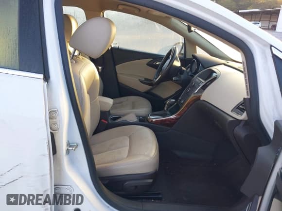 ✅ 2015 Buick Verano • VIN: 1G4PP5SK1F4137774 • Lot: 43520497. Wystawiony na IAAI z przebiegiem 173 997 mil. Bezpłatny archiwum sprzedaży aukcyjnych z USA i szczegółowy raport historii pojazdu na DreamBid. Zdjęcie 5.