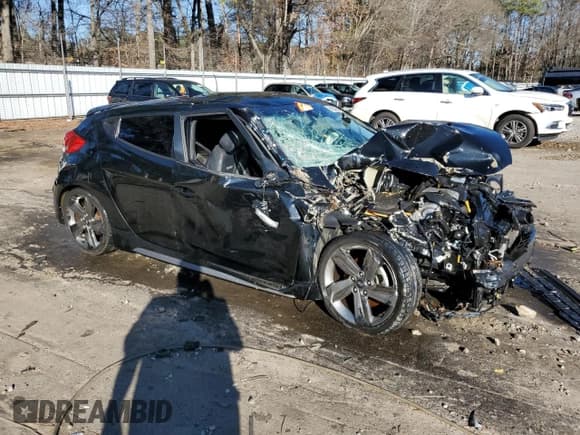 ✅ 2015 Hyundai Veloster Turbo • VIN: KMHTC6AE7FU233713 • Lot: 86824904. Wystawiony na Copart z przebiegiem Nie podano. Bezpłatny archiwum sprzedaży aukcyjnych z USA i szczegółowy raport historii pojazdu na DreamBid. Zdjęcie 4.