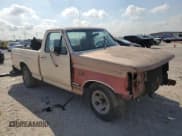 ✅ 1992 Ford F-150 • VIN: 1FTDF15Y7NPA18708 • Lot: 72081004. Wystawiony na Copart z przebiegiem Nie podano. Bezpłatny archiwum sprzedaży aukcyjnych z USA i szczegółowy raport historii pojazdu na DreamBid. Zdjęcie 4.