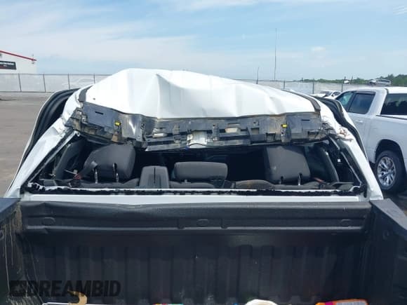 ✅ 2022 Chevrolet Silverado 1500 Custom • VIN: 3GCPYBEK4NG189834 • Lot: 42136171. Wystawiony na IAAI z przebiegiem 95 440 mil. Bezpłatny archiwum sprzedaży aukcyjnych z USA i szczegółowy raport historii pojazdu na DreamBid. Zdjęcie 6.