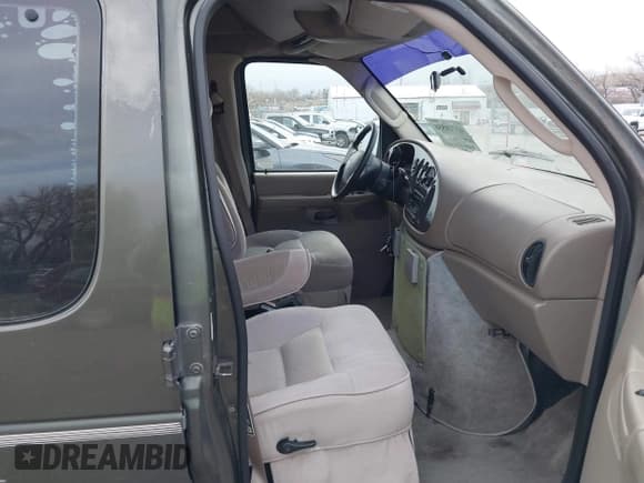 ✅ 2003 Ford Econoline Cargo Recreational • VIN: 1FDPE24L33HA84249 • Lot: 43728558. Listed on IAAI with 75,020 mi. Free auction sales archive from the USA and detailed vehicle history report at DreamBid. Image 5.