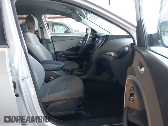 ✅ 2016 Hyundai Santa Fe • VIN: 5XYZT3LB7GG317744 • Лот: 43257992. Опубликован ранее на IAAI с пробегом 175 687 миль. Бесплатный доступ к архиву аукционных продаж из США и подробный отчёт об истории автомобиля на DreamBid. Изображение 5.