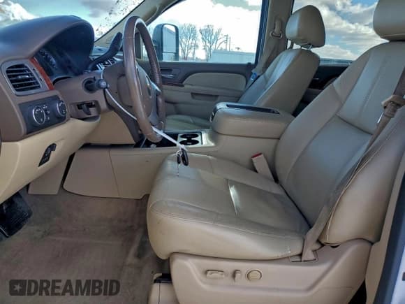 ✅ 2013 Chevrolet Suburban • VIN: 1GNWKMEG1DR147955 • Lot: 94295655. Listed on Copart with 187,251 mi. Free auction sales archive from the USA and detailed vehicle history report at DreamBid. Image 7.
