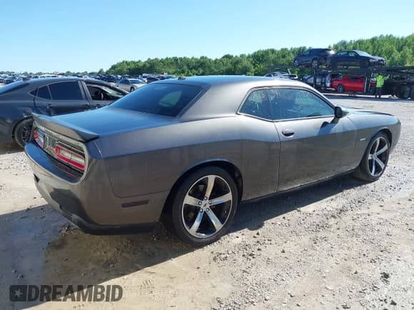 ✅ 2018 Dodge Challenger R/T • VIN: 2C3CDZBT1JH304646 • Лот: 42318186. Опубликован ранее на IAAI с пробегом 104 687 миль. Бесплатный доступ к архиву аукционных продаж из США и подробный отчёт об истории автомобиля на DreamBid. Изображение 4.