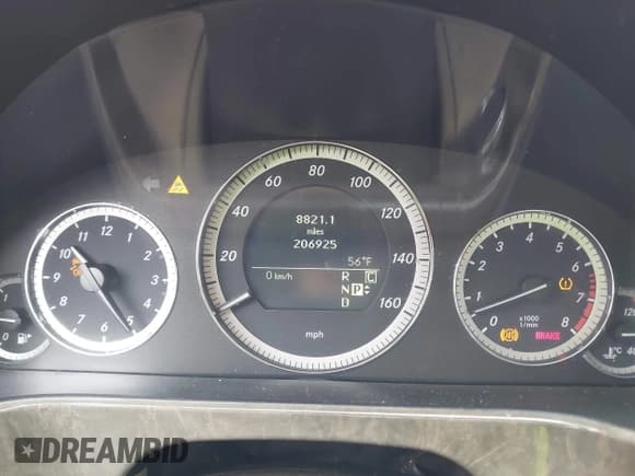 ✅ 2010 Mercedes-Benz E 350 Sport • VIN: WDDHF8HB7AA100202 • Lot: 43580398. Wystawiony na IAAI z przebiegiem 206 925 mil. Bezpłatny archiwum sprzedaży aukcyjnych z USA i szczegółowy raport historii pojazdu na DreamBid. Zdjęcie 7.