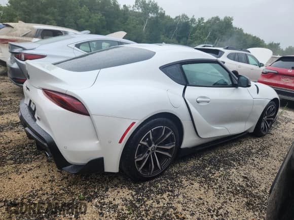 ✅ 2021 Toyota Supra 2.0 • VIN: WZ1DB2C02MW041687 • Lot: 68858445. Wystawiony na Copart z przebiegiem 30 343 mil. Bezpłatny archiwum sprzedaży aukcyjnych z USA i szczegółowy raport historii pojazdu na DreamBid. Zdjęcie 3.