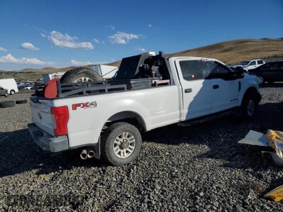 ✅ 2017 Ford F-250 Lariat • VIN: 1FT7W2BT0HEE58765 • Lot: 63257095. Listed on Copart with Not provided. Free auction sales archive from the USA and detailed vehicle history report at DreamBid. Image 3.
