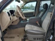 ✅ 2006 Ford Explorer Eddie Bauer • VIN: 1FMEU74EX6UA24764 • Lot: 55157275. Wystawiony na Copart z przebiegiem 162 220 mil. Bezpłatny archiwum sprzedaży aukcyjnych z USA i szczegółowy raport historii pojazdu na DreamBid. Zdjęcie 7.