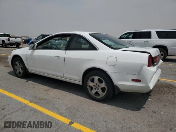 ✅ 1998 Honda Accord EX • VIN: 1HGCG225XWA033217 • Lot: 67260325. Listed on Copart with Not provided. Free auction sales archive from the USA and detailed vehicle history report at DreamBid. Image 2.