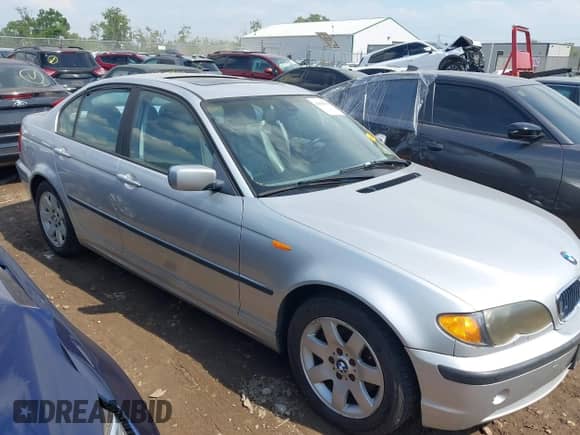 2003 BMW 3 Series 325xi with VIN WBAEU33493PH88458, listed as a IAAI auction lot 42694501 with 175,516 mi miles and . Bid and sale history available at DreamBid. Image 1.