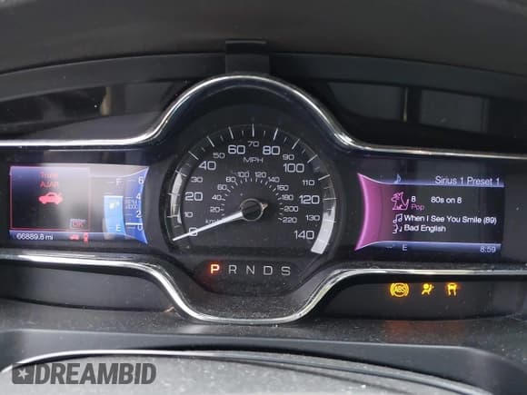 ✅ 2013 Lincoln MKS • VIN: 1LNHL9EK2DG610273 • Lot: 42877930. Wystawiony na IAAI z przebiegiem 66 889 mil. Bezpłatny archiwum sprzedaży aukcyjnych z USA i szczegółowy raport historii pojazdu na DreamBid. Zdjęcie 7.