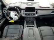 ✅ 2023 Chevrolet Suburban High Country • VIN: 1GNSKGKT3PR482608 • Lot: 54931444. Wystawiony na Copart z przebiegiem 14 382 mil. Bezpłatny archiwum sprzedaży aukcyjnych z USA i szczegółowy raport historii pojazdu na DreamBid. Zdjęcie 8.