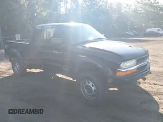 ✅ 2000 Chevrolet S-10 LS ZR2 • VIN: 1GCCT19W4Y8242093 • Lot: 42665970. Listed on IAAI with 173,161 mi. Free auction sales archive from the USA and detailed vehicle history report at DreamBid. Image 1.