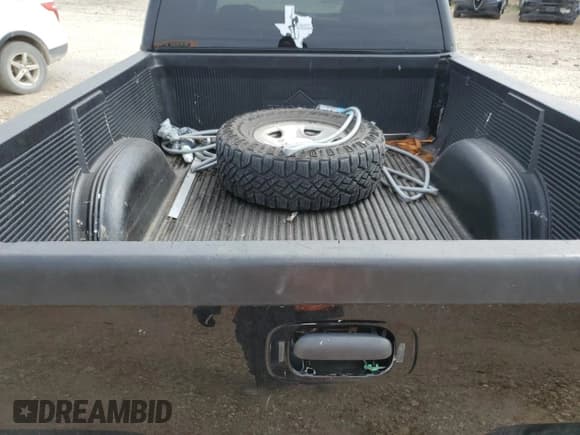 ✅ 2006 Chevrolet Silverado 2500HD Work Truck • VIN: 1GCHC23U26F260443 • Lot: 45723185. Wystawiony na Copart z przebiegiem 222 127 mil. Bezpłatny archiwum sprzedaży aukcyjnych z USA i szczegółowy raport historii pojazdu na DreamBid. Zdjęcie 10.