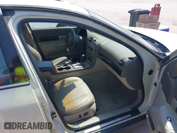 ✅ 2004 Lincoln LS Luxury • VIN: 1LNHM86S44Y630217 • Lot: 42942049. Wystawiony na IAAI z przebiegiem 141 454 mil. Bezpłatny archiwum sprzedaży aukcyjnych z USA i szczegółowy raport historii pojazdu na DreamBid. Zdjęcie 5.