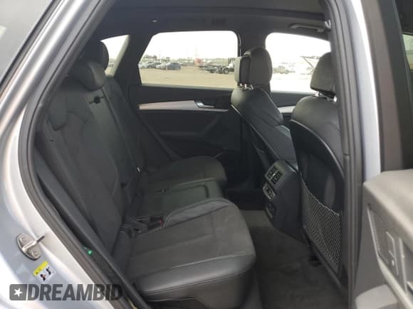 ✅ 2020 Audi SQ5 Premium Plus • VIN: WA1B4BFY0L2098794 • Лот: 90225435. Опубликован ранее на Copart с пробегом 20 309 миль. Бесплатный доступ к архиву аукционных продаж из США и подробный отчёт об истории автомобиля на DreamBid. Изображение 10.