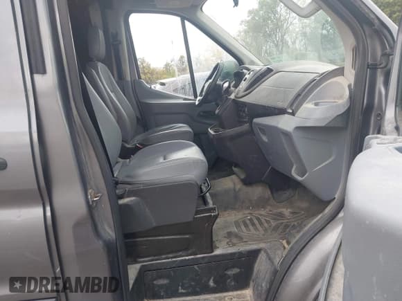 ✅ 2015 Ford Transit Cargo • VIN: 1FTNR2CM1FKB25334 • Lot: 43527517. Listed on IAAI with 178,023 mi. Free auction sales archive from the USA and detailed vehicle history report at DreamBid. Image 5.