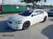 2012 Nissan Maxima S z VIN 1N4AA5APXCC849233, wystawiony jako IAAI lot #42915963 z przebiegiem 119 679 mil mil oraz . Historia ofert i sprzedaży dostępna na DreamBid. Obrazek 2.