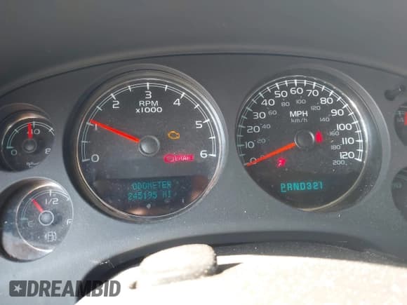 ✅ 2008 Chevrolet Suburban 3LT • VIN: 3GNFC160X8G162523 • Lot: 41527311. Listed on IAAI with 245,195 mi. Free auction sales archive from the USA and detailed vehicle history report at DreamBid. Image 7.