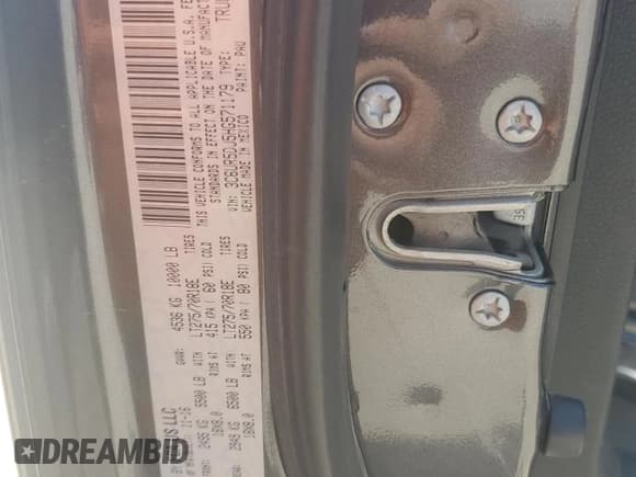 ✅ 2017 Ram 2500 Big Horn • VIN: 3C6UR5DJ5HG571179 • Lot: 52138745. Listed on Copart with 170,971 mi. Free auction sales archive from the USA and detailed vehicle history report at DreamBid. Image 12.