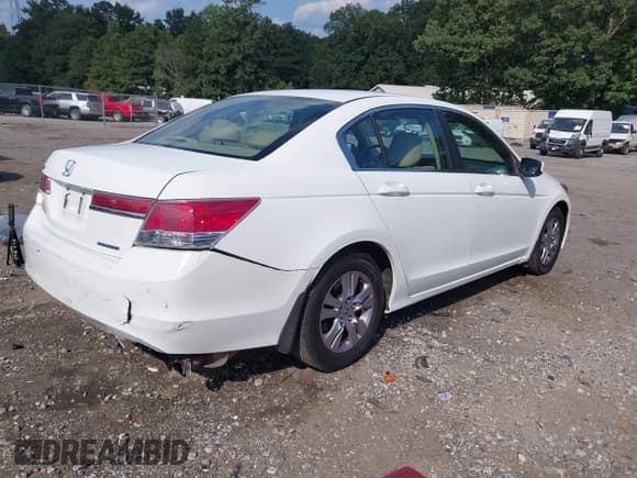 ✅ 2012 Honda Accord SE • VIN: 1HGCP2F65CA228253 • Лот: 43201735. Опубликован ранее на IAAI с пробегом 152 277 миль. Бесплатный доступ к архиву аукционных продаж из США и подробный отчёт об истории автомобиля на DreamBid. Изображение 4.
