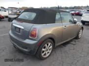 ✅ 2009 MINI Convertible S • VIN: WMWMS33509TY50210 • Lot: 43734922. Wystawiony na IAAI z przebiegiem 106 495 mil. Bezpłatny archiwum sprzedaży aukcyjnych z USA i szczegółowy raport historii pojazdu na DreamBid. Zdjęcie 4.