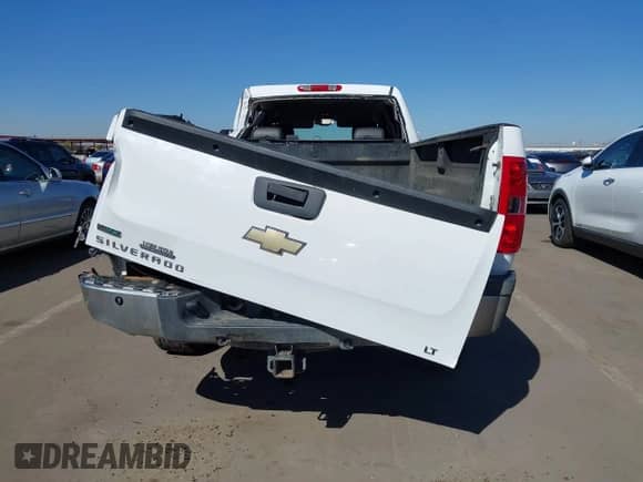 2008 Chevrolet Silverado 3500HD SRW LTZ with VIN 1GCHK33658F172919, listed as a IAAI auction lot 41622999 with 235,636 mi miles and . Bid and sale history available at DreamBid. Image 16.