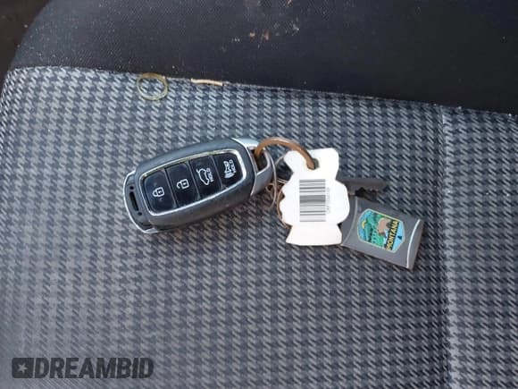 ✅ 2018 Hyundai Kona SEL • VIN: KM8K62AA5JU073459 • Лот: 43352612. Опубликован ранее на IAAI с пробегом 77 655 миль. Бесплатный доступ к архиву аукционных продаж из США и подробный отчёт об истории автомобиля на DreamBid. Изображение 11.