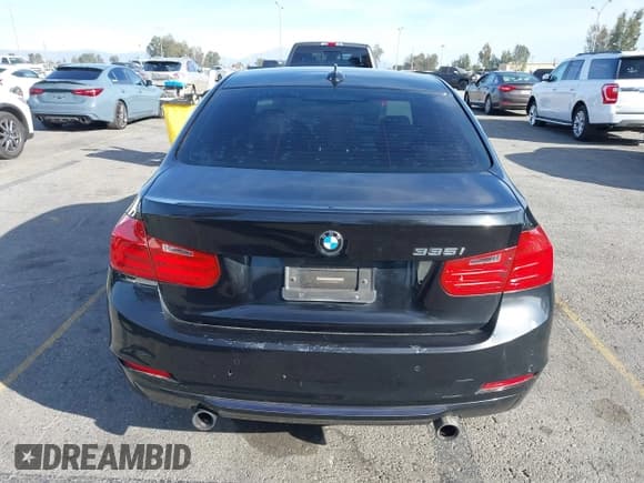 ✅ 2015 BMW 3 Series 335i • VIN: WBA3A9G55FNS66512 • Lot: 41147480. Wystawiony na IAAI z przebiegiem 120 800 mil. Bezpłatny archiwum sprzedaży aukcyjnych z USA i szczegółowy raport historii pojazdu na DreamBid. Zdjęcie 16.