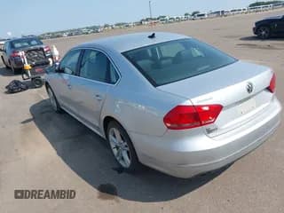 ✅ 2015 Volkswagen Passat SEL Premium • VIN: 1VWCV7A34FC003245 • Lot: 43085841. Wystawiony na IAAI z przebiegiem 151 441 mil. Bezpłatny archiwum sprzedaży aukcyjnych z USA i szczegółowy raport historii pojazdu na DreamBid. Zdjęcie 3.