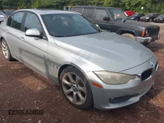 2014 BMW 3 Series 320i с VIN WBA3B1C58EK131237, выставлен на аукционе IAAI как лот 42886956 с пробегом 162 308 миль миль и . История ставок и продаж доступна на DreamBid. Изображение 1.