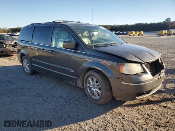 ✅ 2010 Chrysler Town & Country Touring • VIN: 2A4RR5D17AR279431 • Лот: 91384395. Опубликован ранее на Copart с пробегом 191 791 миль. Бесплатный доступ к архиву аукционных продаж из США и подробный отчёт об истории автомобиля на DreamBid. Изображение 4.