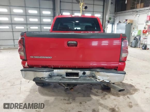 ✅ 2007 Chevrolet Silverado 2500HD Work Truck • VIN: 1GCHK29U17E141493 • Lot: 41369229. Wystawiony na IAAI z przebiegiem 198 623 mil. Bezpłatny archiwum sprzedaży aukcyjnych z USA i szczegółowy raport historii pojazdu na DreamBid. Zdjęcie 16.